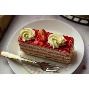 Strawberry cake slice